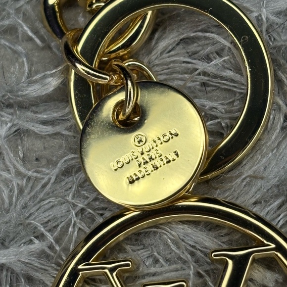 Louis Vuitton LV Circle Key Holder & Bag Charm - Picture 3 of 3